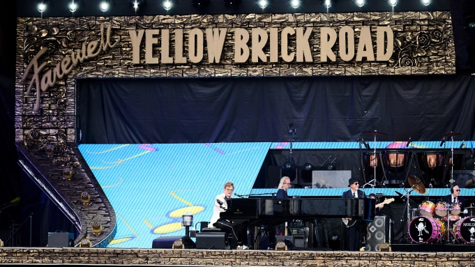 엘튼 존 라이브: 페어월 프롬 다저스 스타디움(Elton John Live: Farewell From Dodger Stadium)