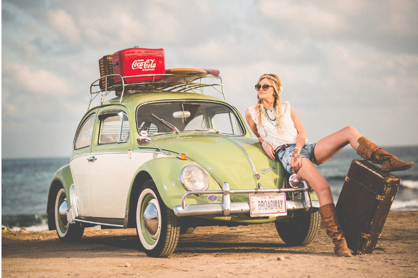 여성 운전자 사진