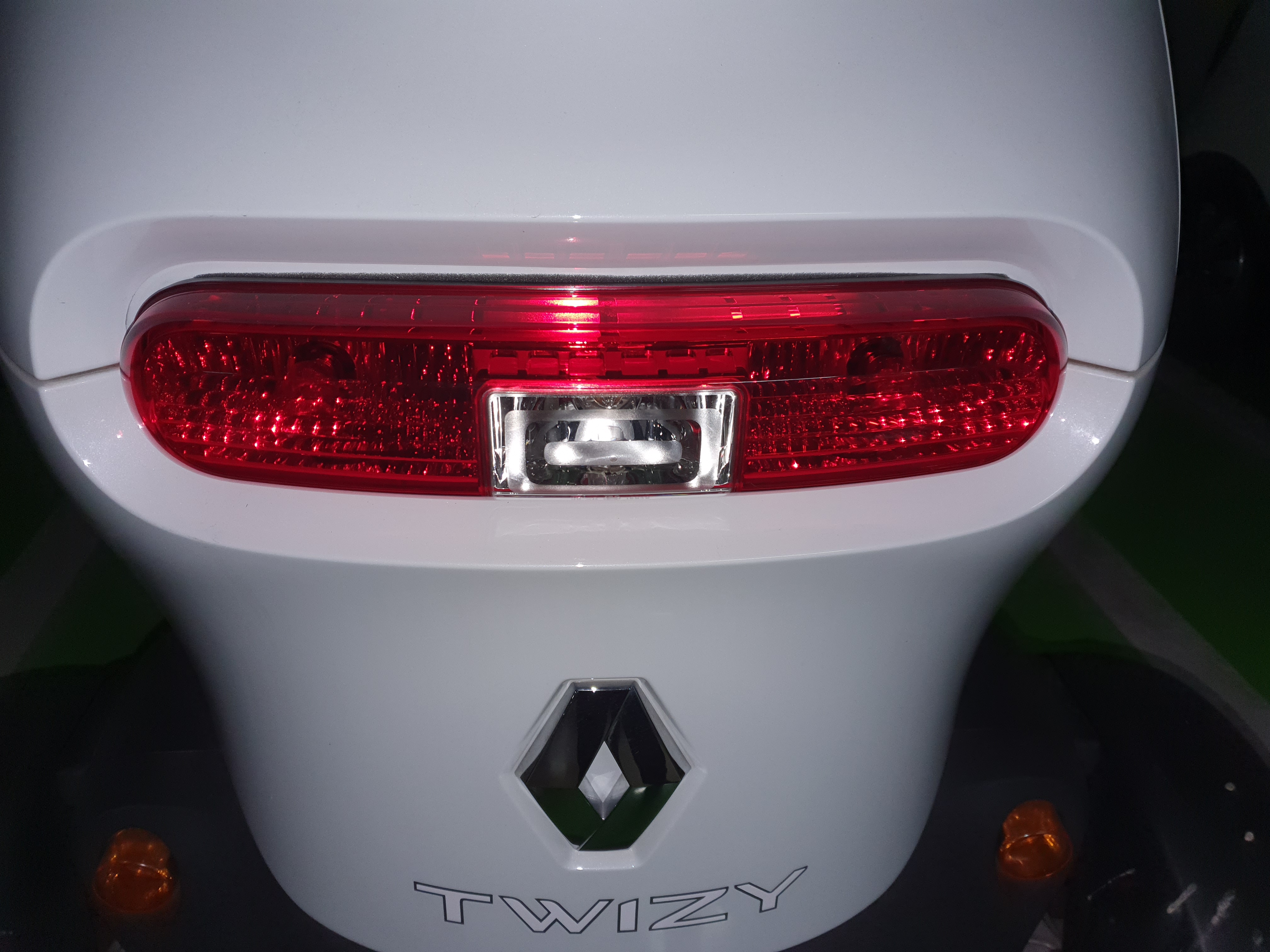 모든 습기가 제거되고, 브레이크 등 재설치 완료