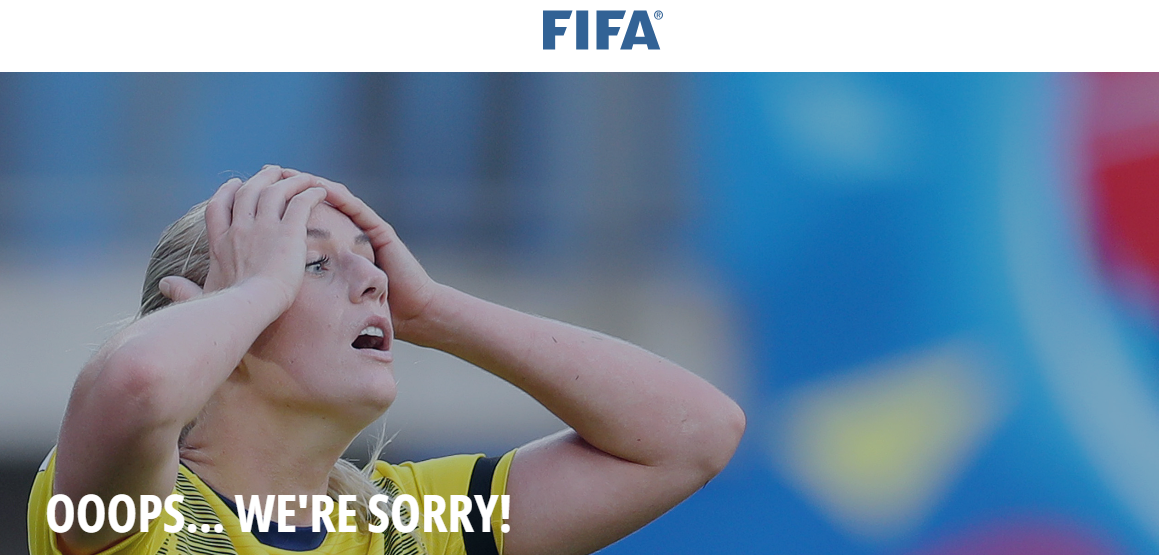 피파 여자월드컵 공식홈페이지 화면-여자축구선수가 놀란듯 입을 벌리고 머리를 감싸쥐고 있는 모습