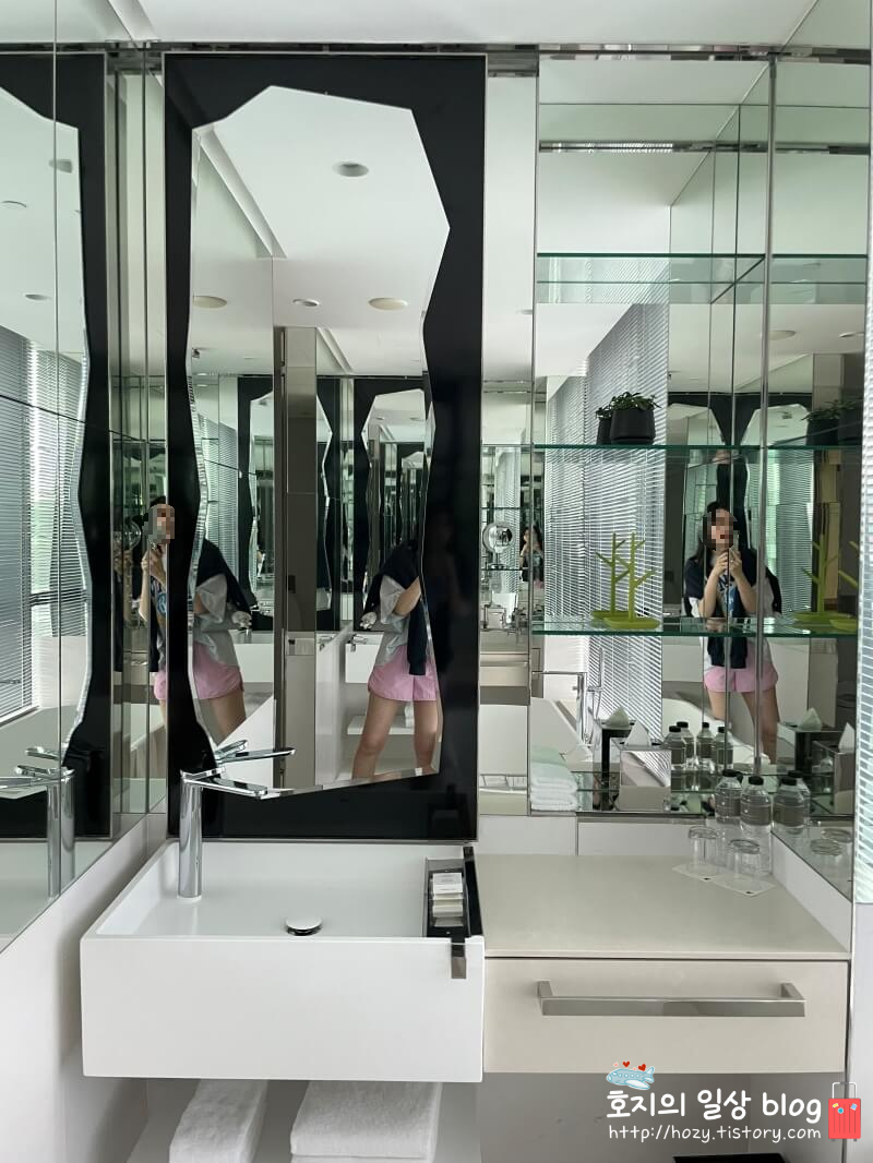 JW메리어트 싱가포르 디럭스 스위트룸 욕실 세면대