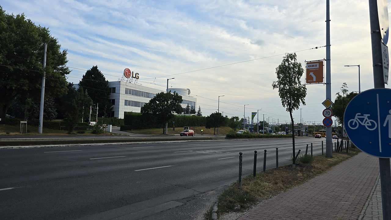 LG