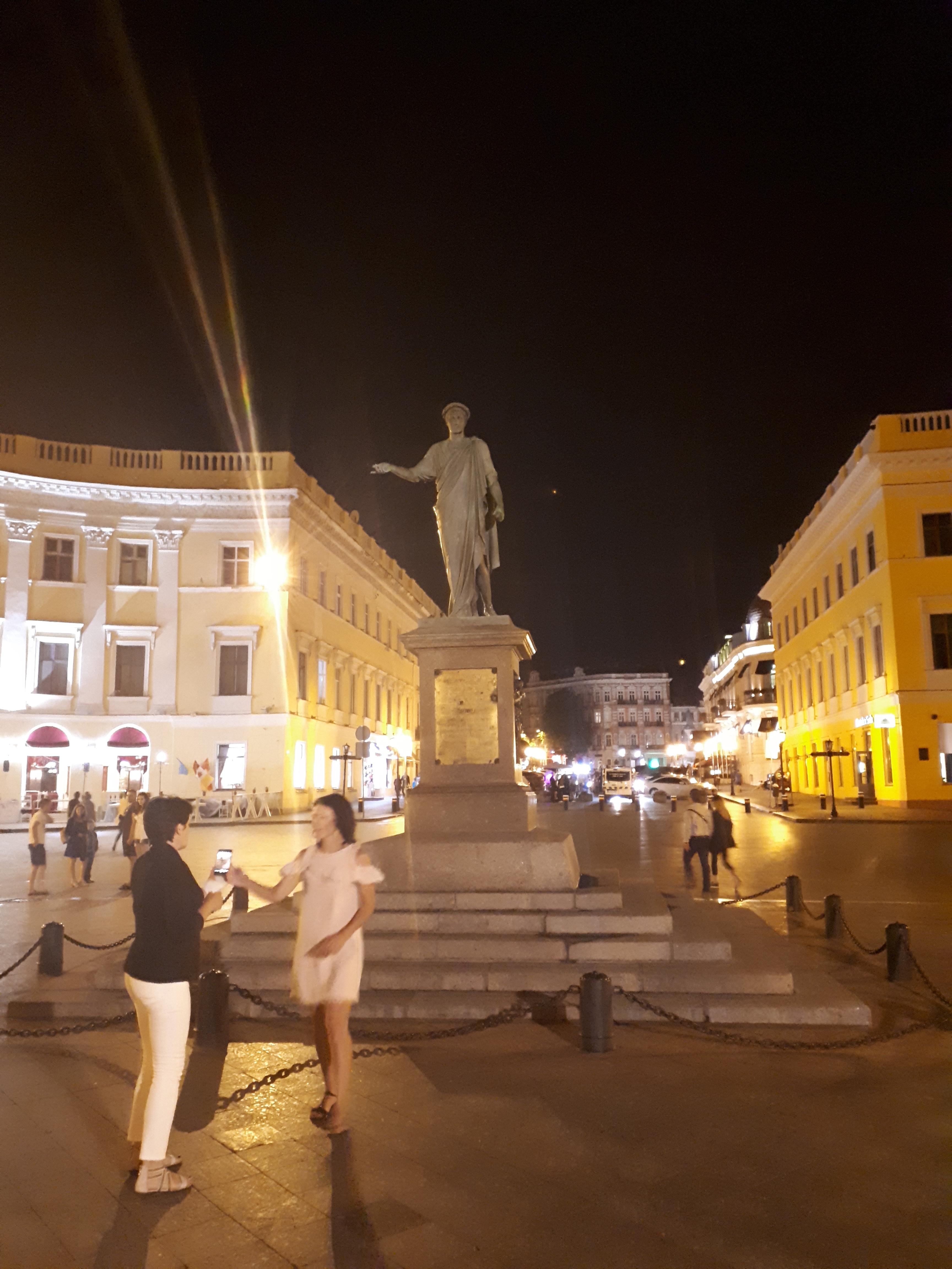 우크라이나 오데사 포템킨 계단 위 리슐리외 공작 기념비