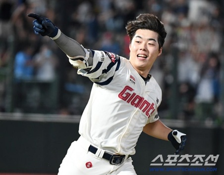 KT 2 : 3 롯데 (사직) 1