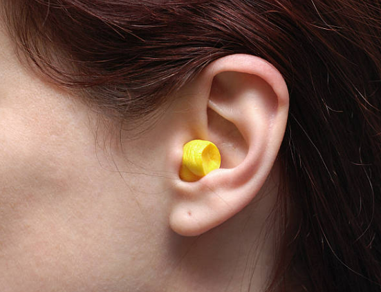 귀마개 및 귀덮개 보호구: 청력 보호를 위한 필수 안전 장비