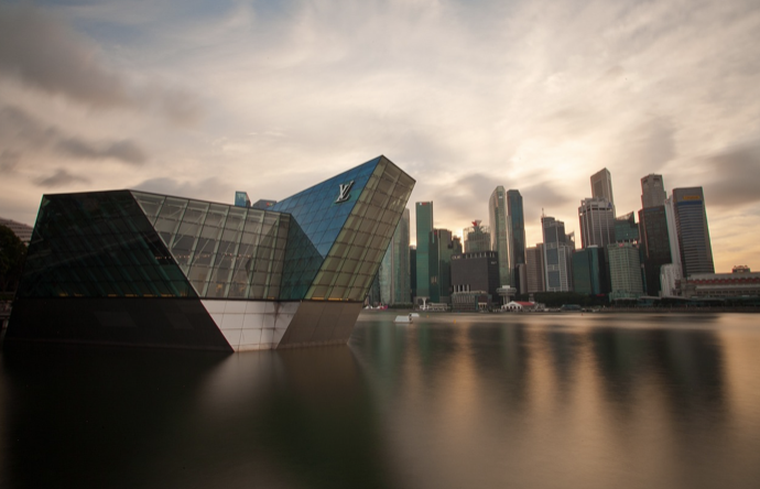 명품 브랜드의 숨겨진 이야기 &ndash; 샤넬, 루이비통, 구찌 등 유명 브랜드의 흥미로운 비하인드 스토리