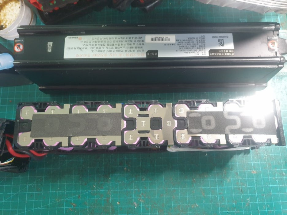 팬텀시티24 전기자전거배터리 내부