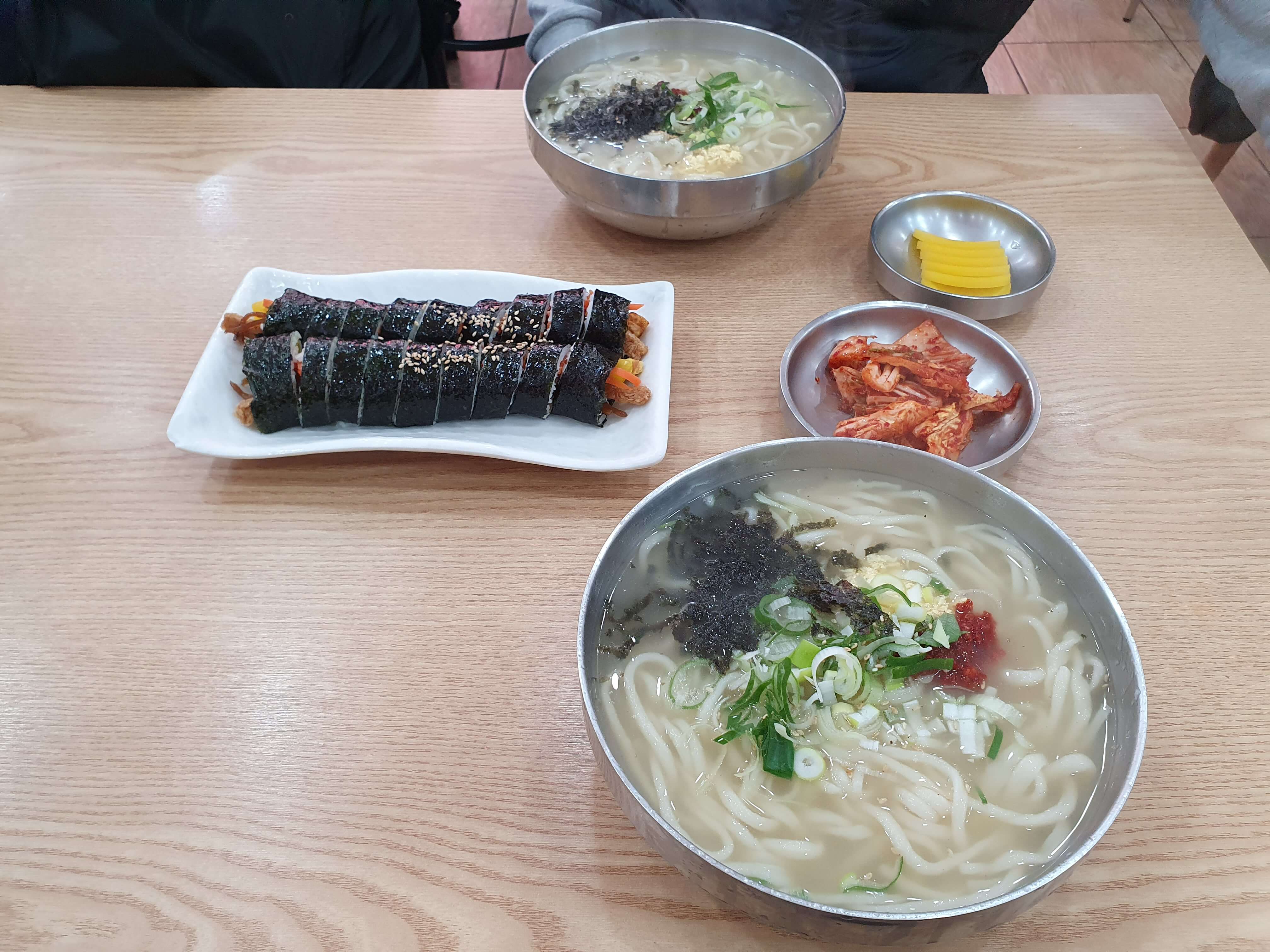 온천동(온천장) 맛집 소문난손칼국수-주문 메뉴(손칼국수-6,000원, 김밥-3,500원)