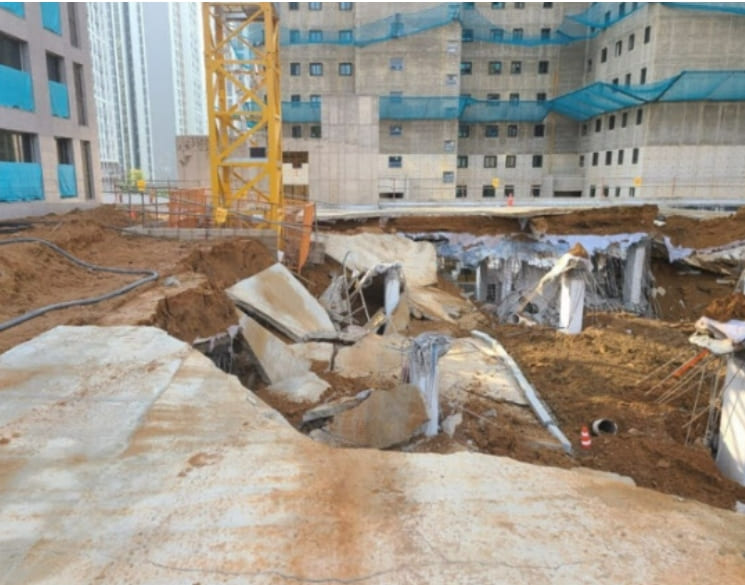 GS 지하주차장 붕괴...설계 &ldquo;기둥 70%에서 보강 철근 빠져&rdquo;