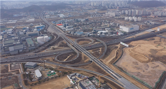 3월 21일 화성-광주 고속도로 개통1