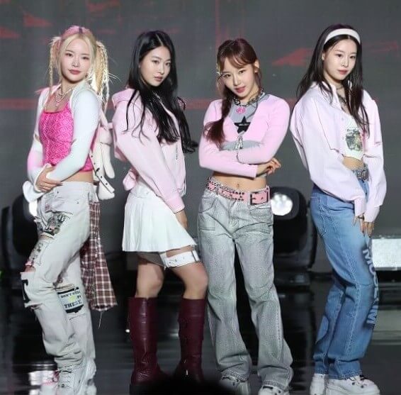 걸그룹 피프티피프티 멤버들 전체 전신 사진