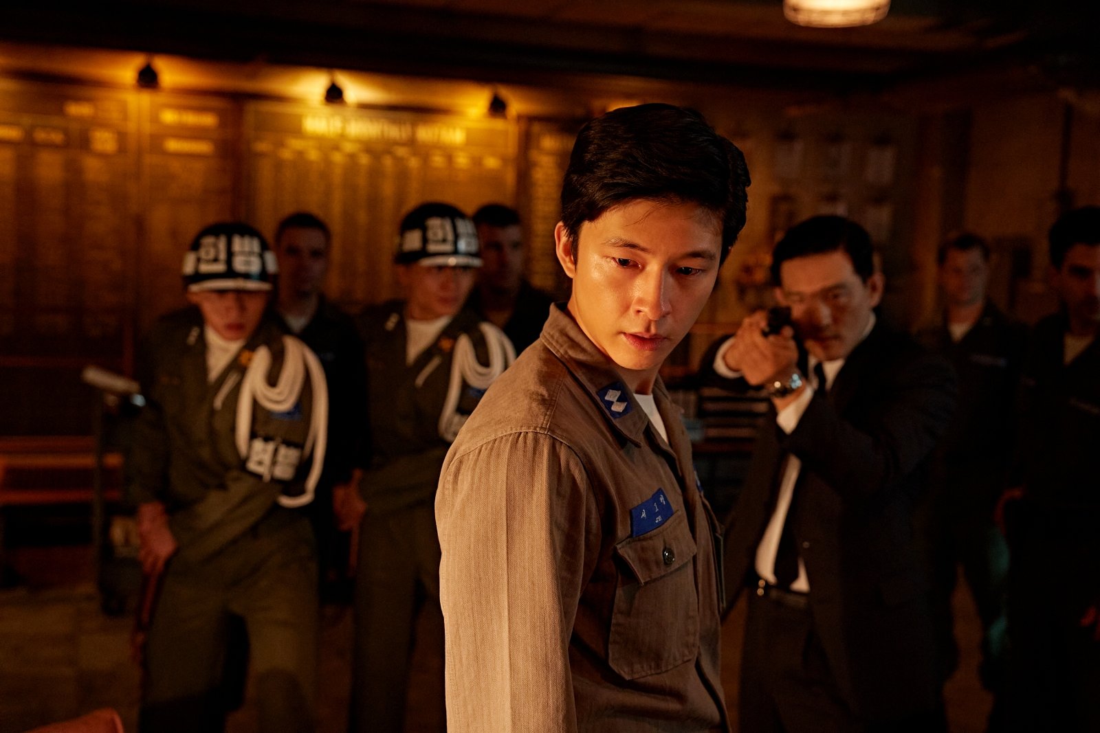 홍경 배우, 넷플릭스 오리지널 영화 ‘굿뉴스’의 서고명 중위, 프로필 알아보기