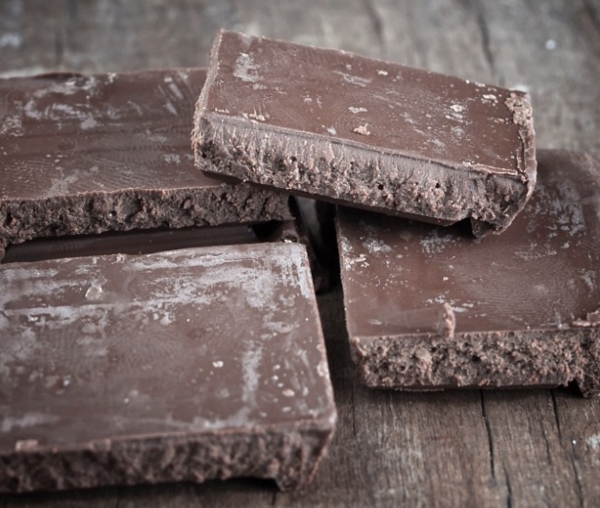 초콜릿-하얀가루