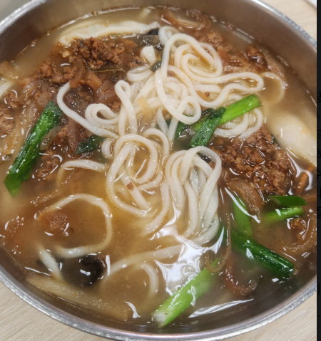 명동 칼국수 (Knife Cut Noodles in Chicken Broth) 이미지
