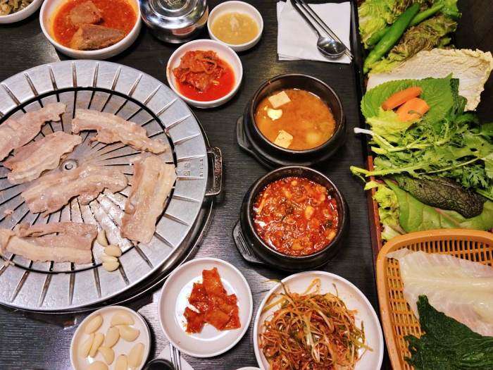 식객 허영만 백반기행 강남 신사 논현 우삼겹 쌈밥 맛집