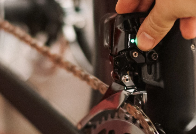 스램 AXS eTap 변속기 배터리 잔량 LED 색상 표시 예시