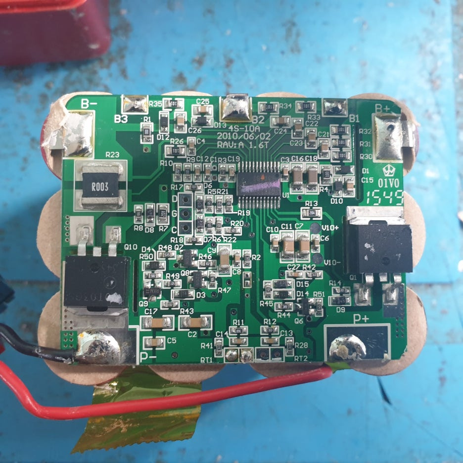 GRP System FX 배터리 내부