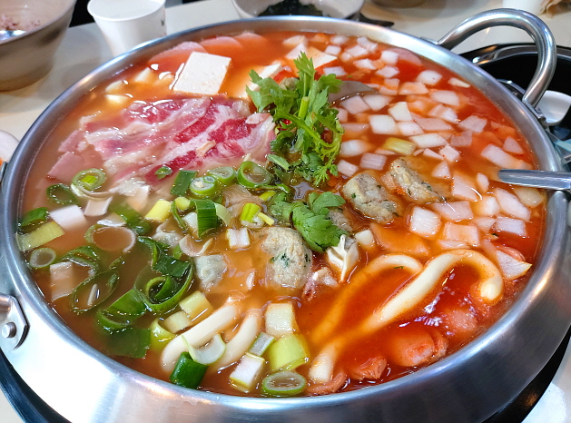우삼겹부대찌개