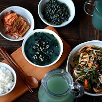 생생정보 청춘시대 다슬기로 연 매출 6억 엑기스&#44; 장조림&#44; 맑은 해장국&#44; 깐다슬기 전국 택배 주문 온라인 판매