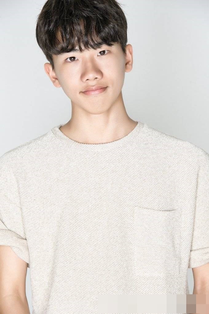 배우 안지호