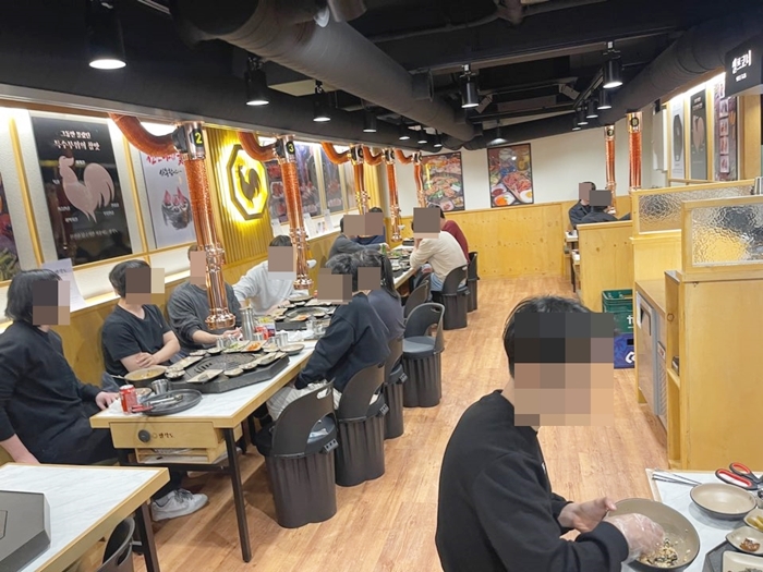 용인죽전점-팔각도-손님