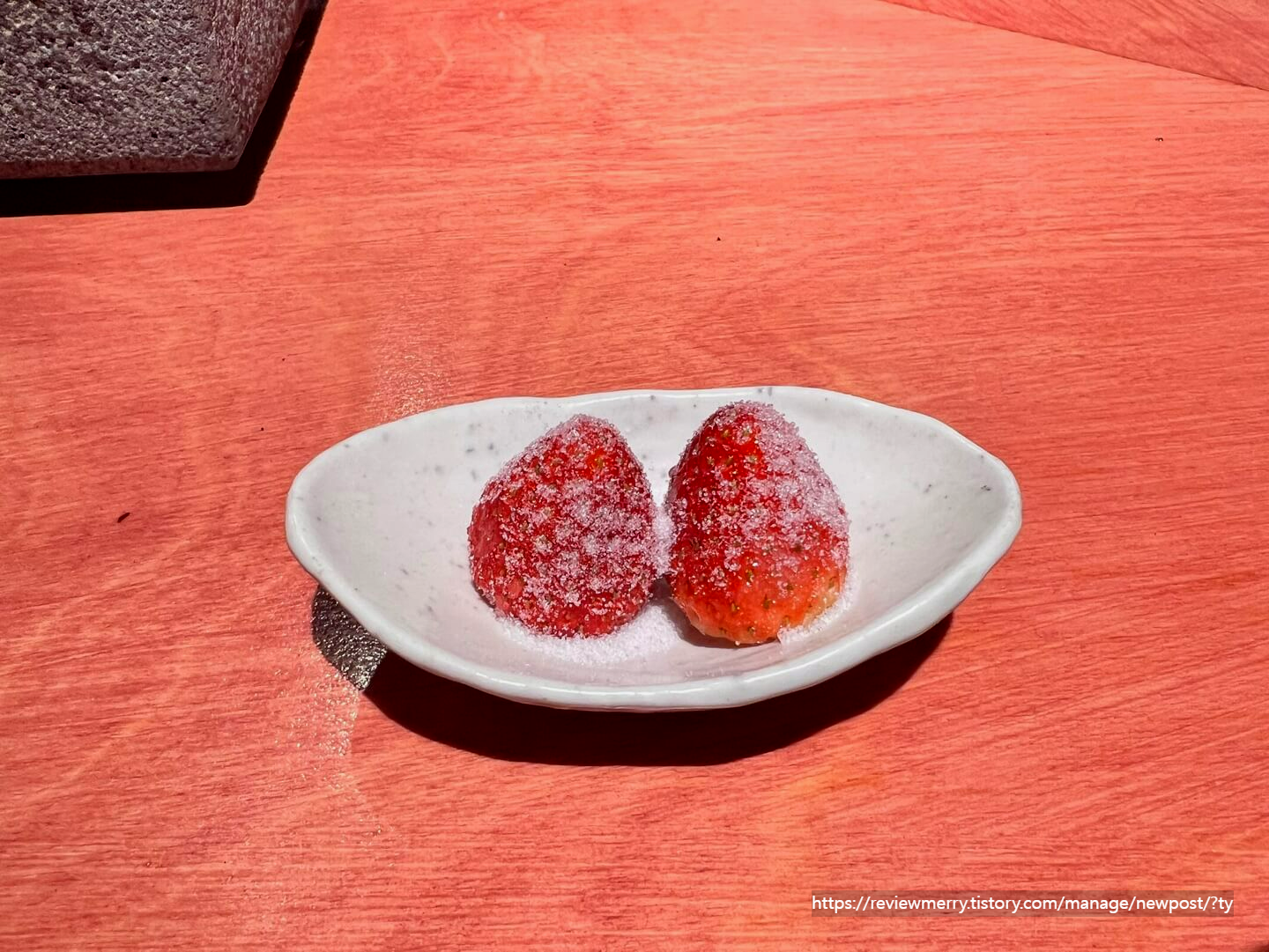 딸기 디저트 사진