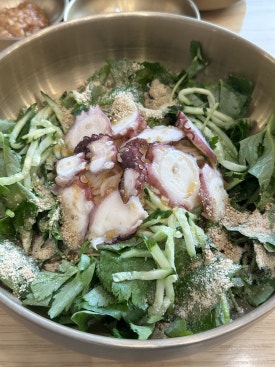 섬누들 돌문어 들기름 막국수