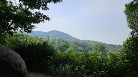 망우산