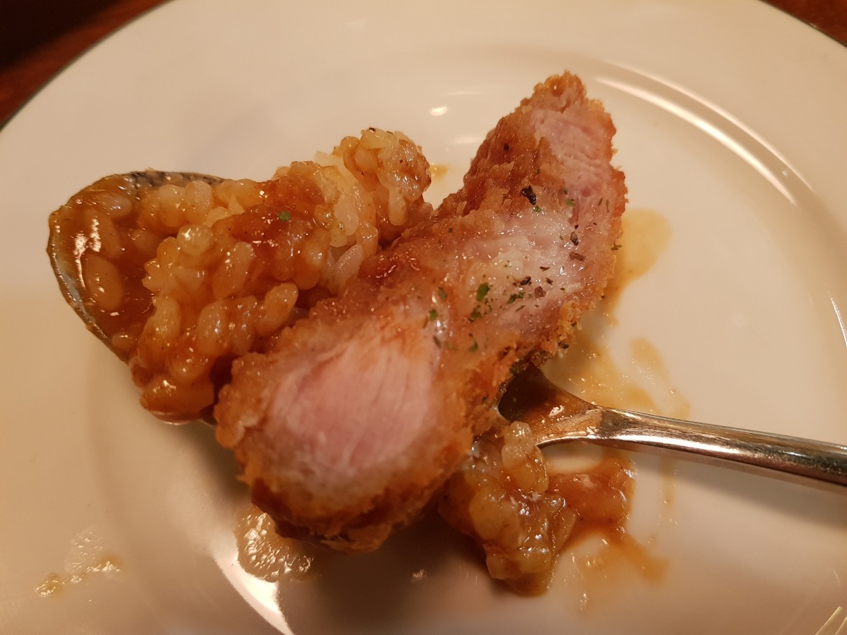 호치민 2군 타오디엔 퓨전 일식집 Dotori Dining - CURRY PORK CUTLET