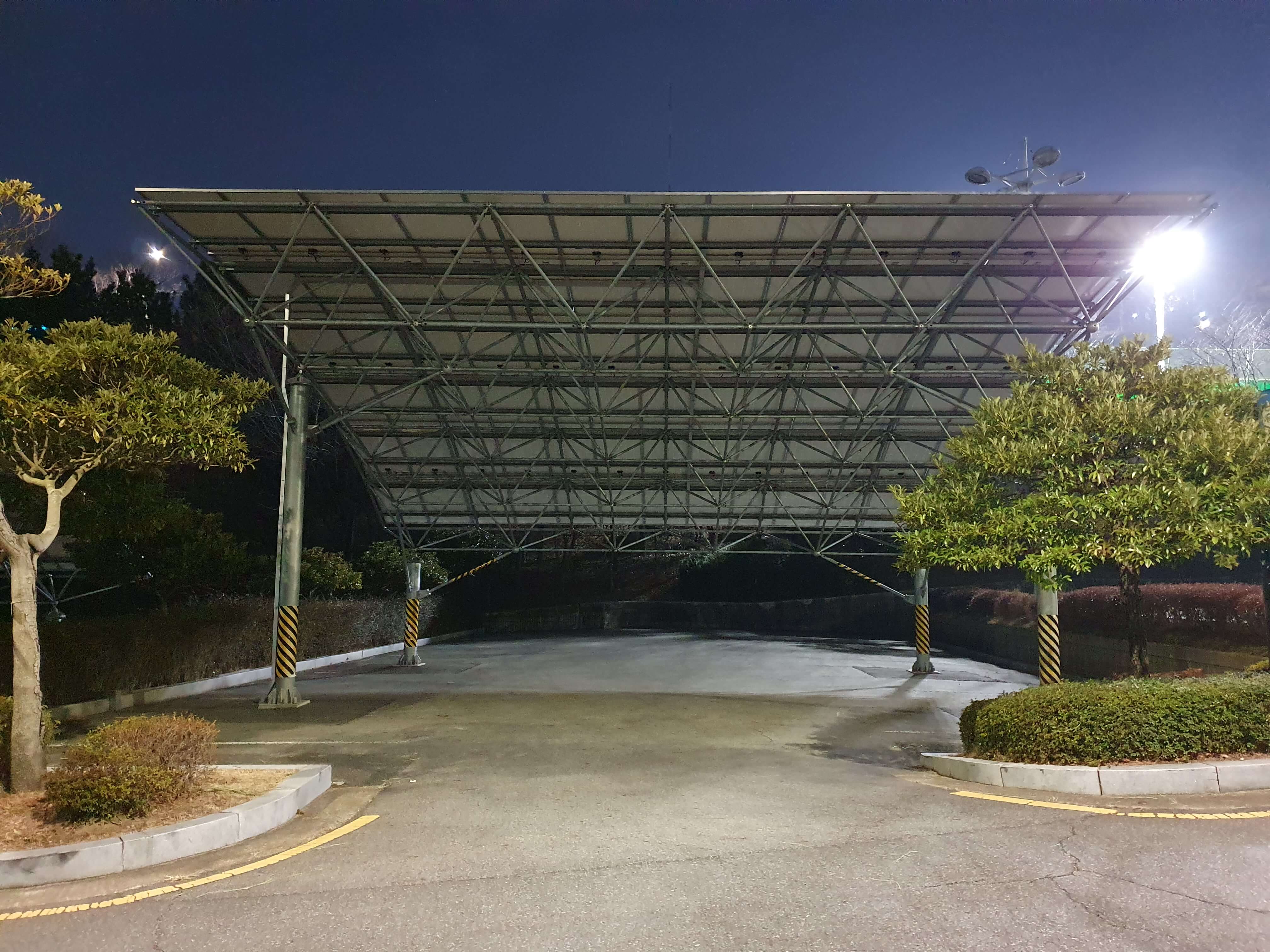 사직동 아시아드 보조경기장 남쪽 출입구 주차장 태양광 패널