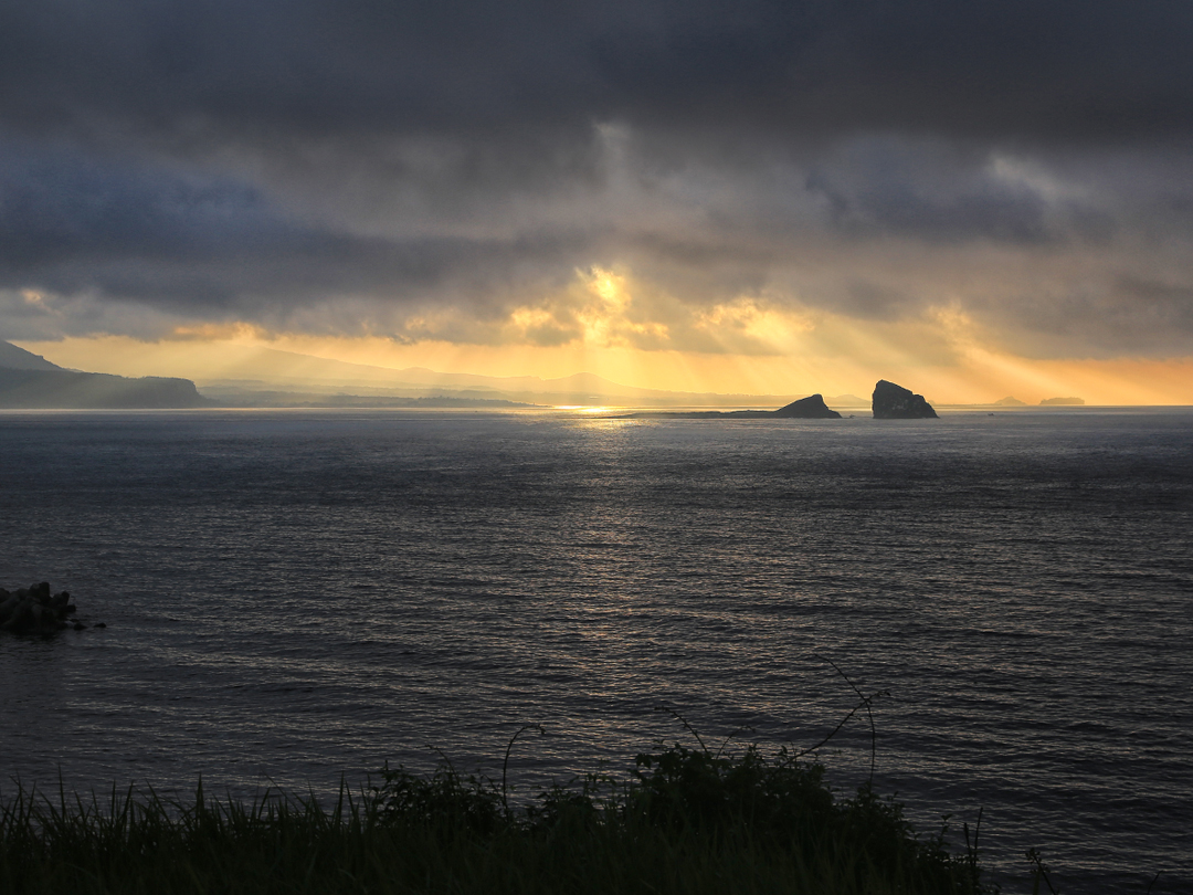 제주 서귀포시 형제섬 일출