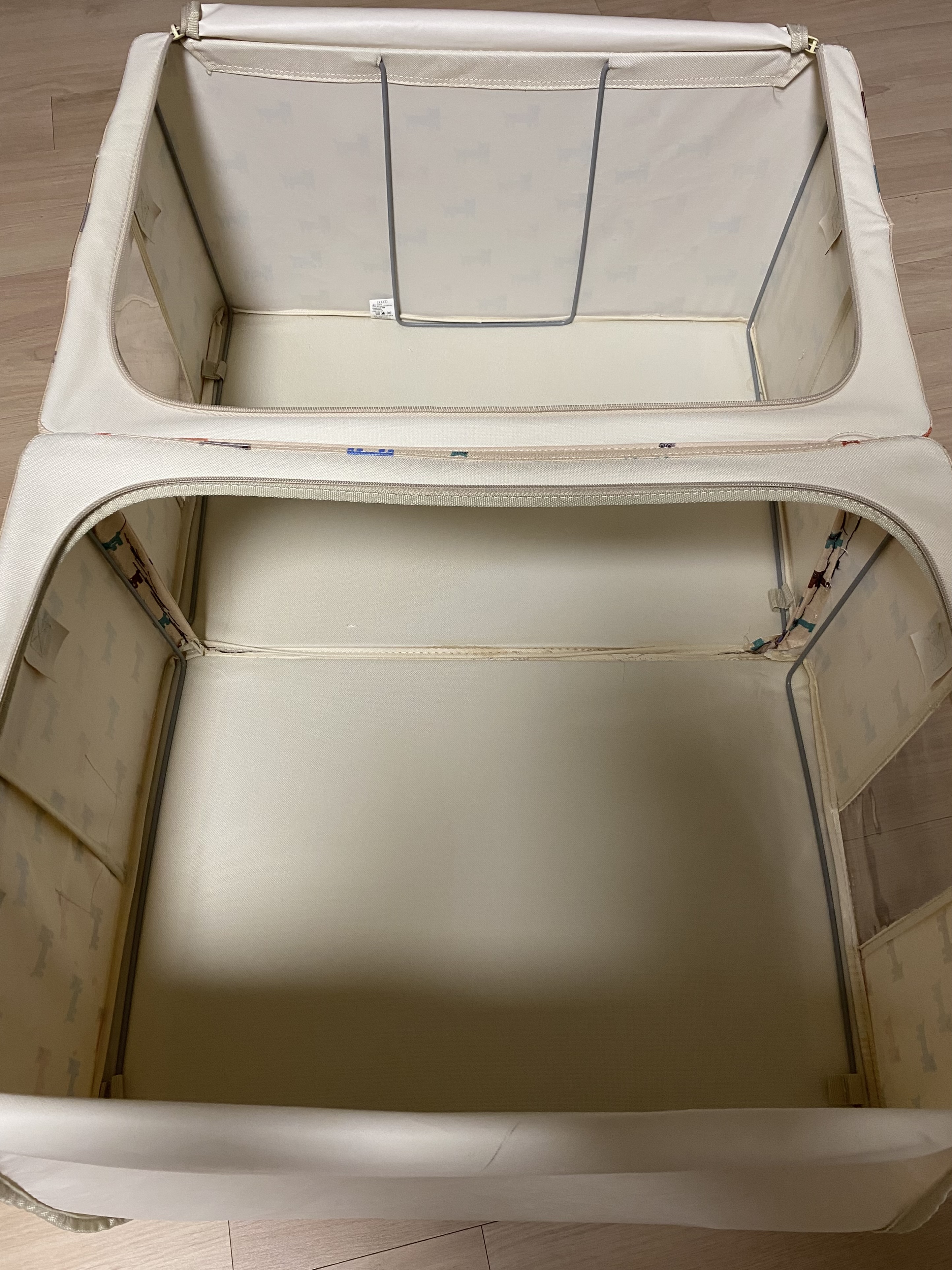 리빙박스 맡대어 붙인 세로 사진