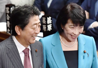 리틀 아베 사나에