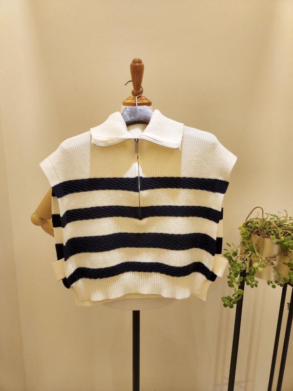 타이탄 반집업 옆트임 조끼 3컬러