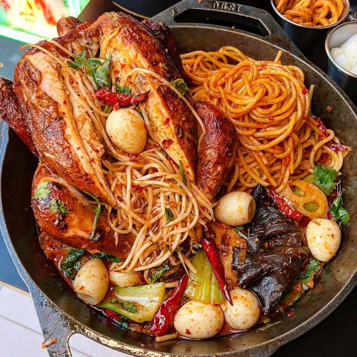 맛있는녀석들 백김치샐러드 샐러드 김치 꽈리고추 숯불 닭구이 로스트 치킨