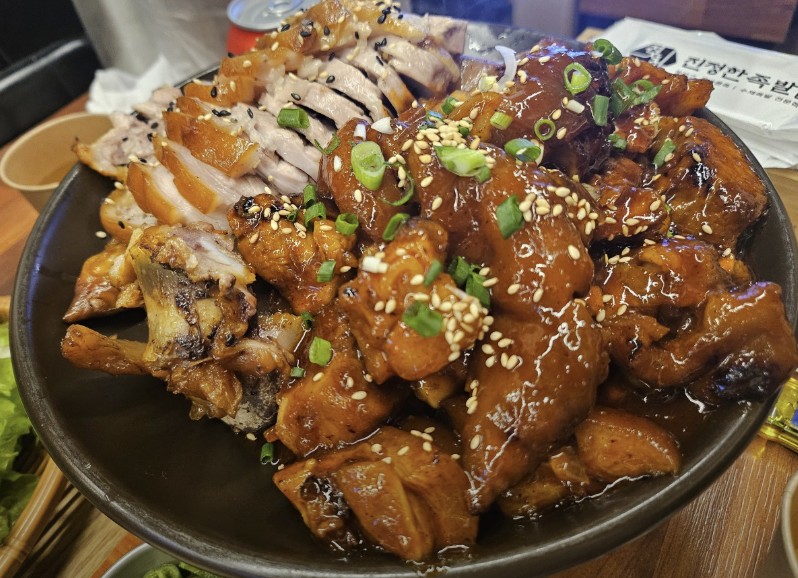 서울 강동구 천호 족발 맛집 &amp;#124; 2TV 생생정보 [장사의 신] &lsquo;산더미 마늘족발&rsquo; 진정한 족발 강동천호본점 