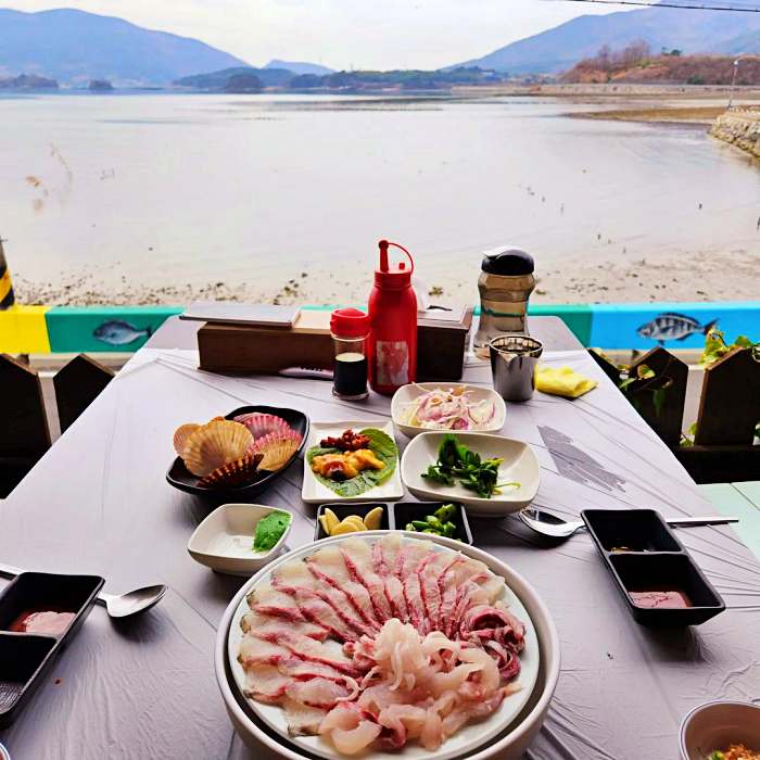 생방송투데이 하동 금오산 짚라인 오션뷰 녹차 숭어회 맛집
