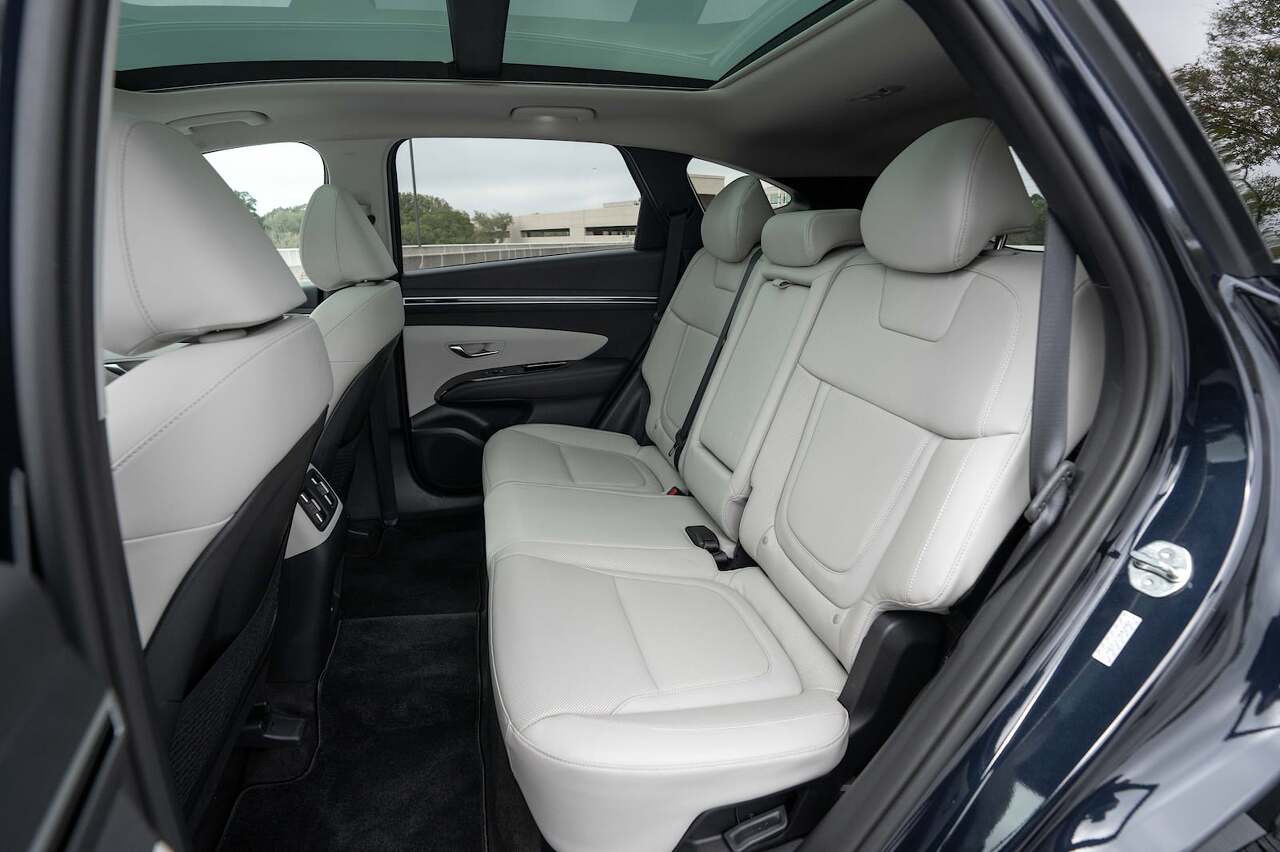 2024년형 투싼 하이브리드 내부디자인