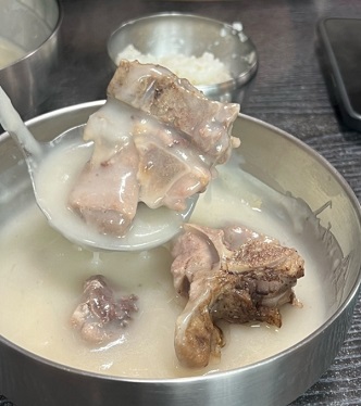 제주도접쩍뼈국