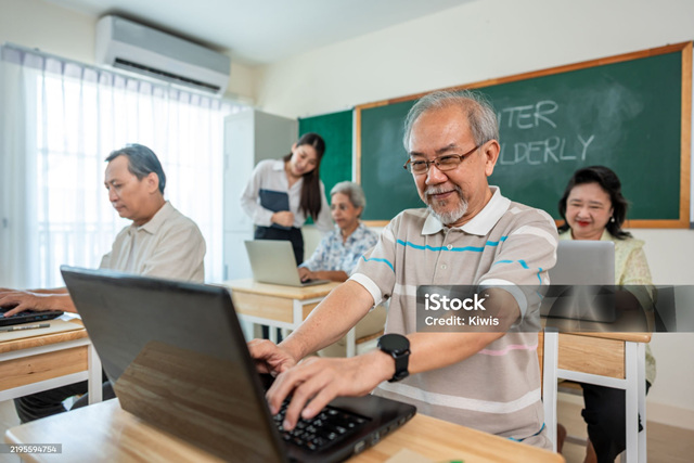 시니어 디지털 문해교육