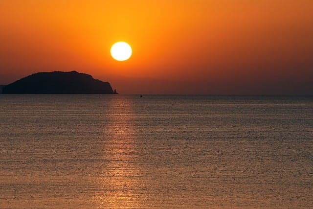 "웃는 얼굴에 침 못 뱉는다" &ndash; 정말 그럴까?