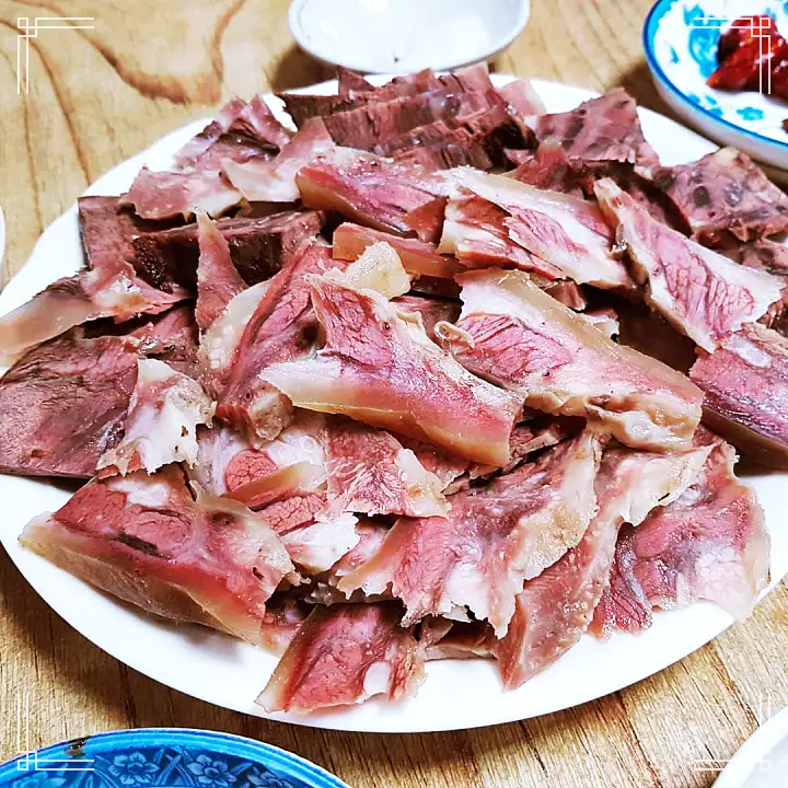 경주중앙시장 소머리곰탕 떡볶이&김밥 돔배기 김치만두 고기만두 새우만두 족발 닭발 편육 밀키트 맛집 전국 택배 주문 가볼만한 곳 추천