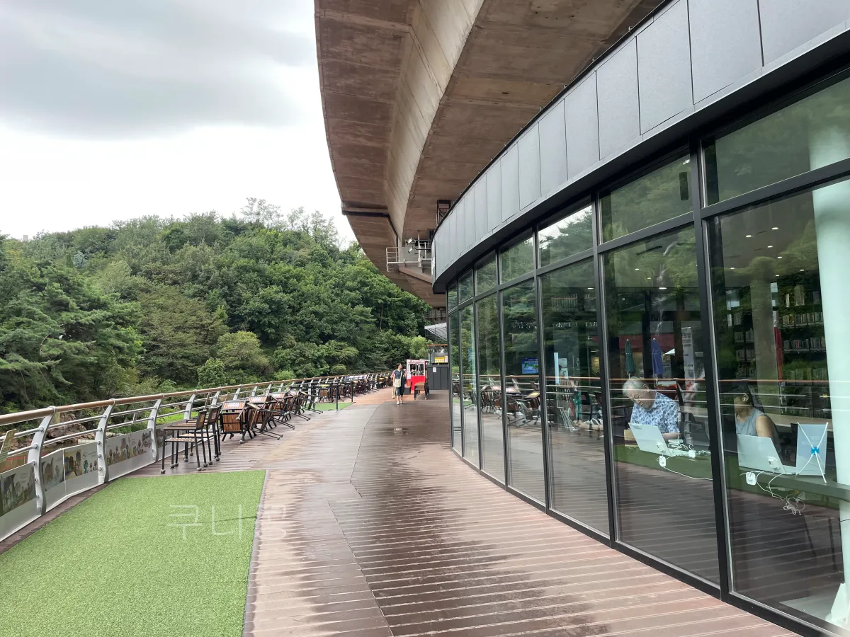 서대문-가볼만한곳-뷰-좋은-카페폭포-평일-방문후기-(주차팁)