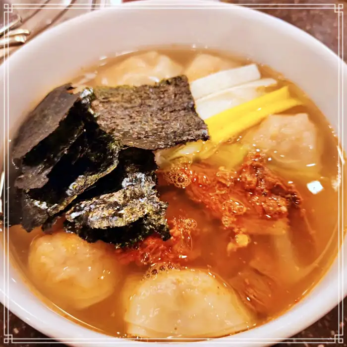 켄싱턴호텔 국회의사당역 여의도 맛집 손만두 떡국, 김치만두 만두국, 술국