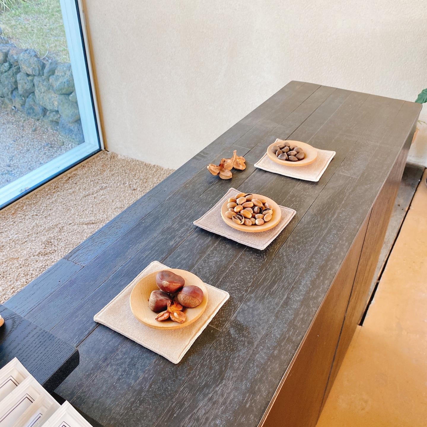 제주 애월 장전리 왕벚꽃거리 근처 문태준 시인 카페 오롬마르