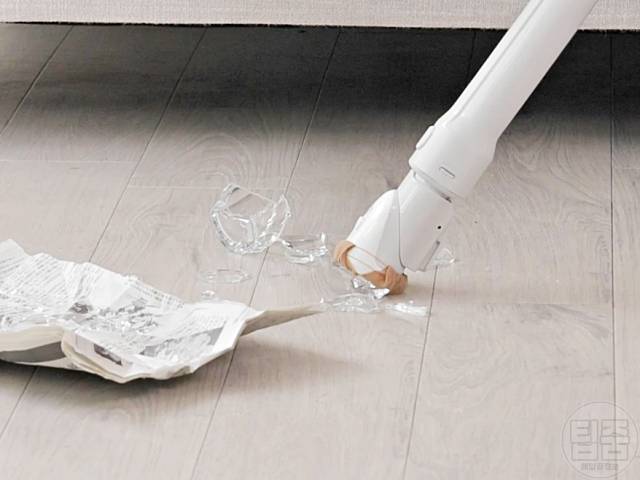 깨진 유리 버리기 깨진 유리컵 치우기