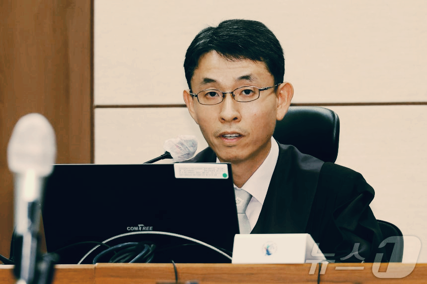 우인성 부장판사