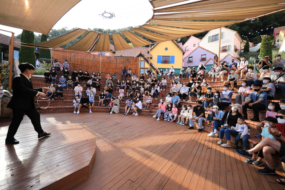 쁘띠프랑스와 이탈리아마을 베니스가면 축제 여행