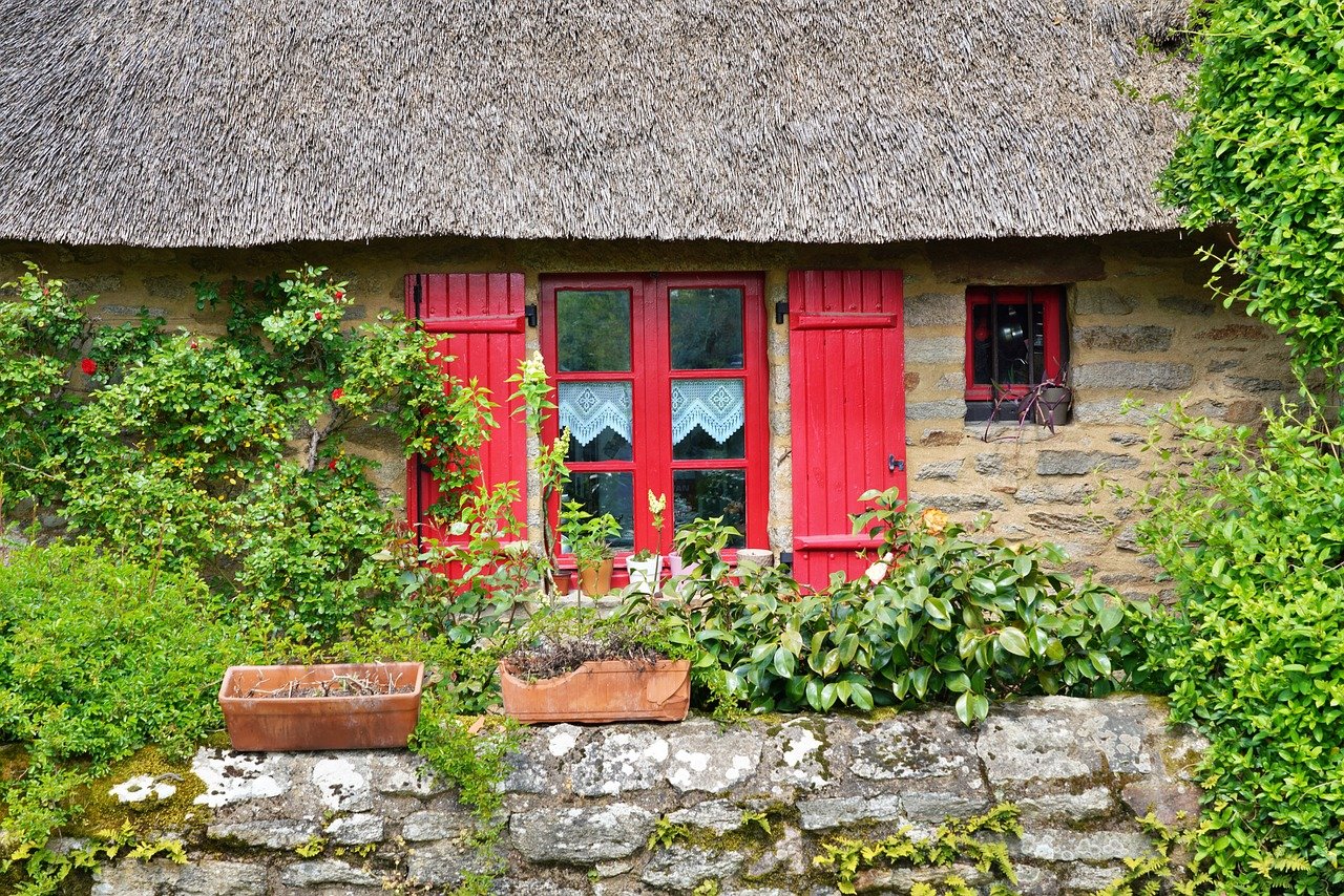 무해력, 집 붉은 창문 돌담