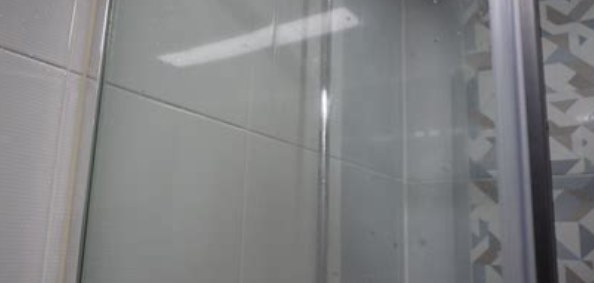 샤워부스 물때 제거2